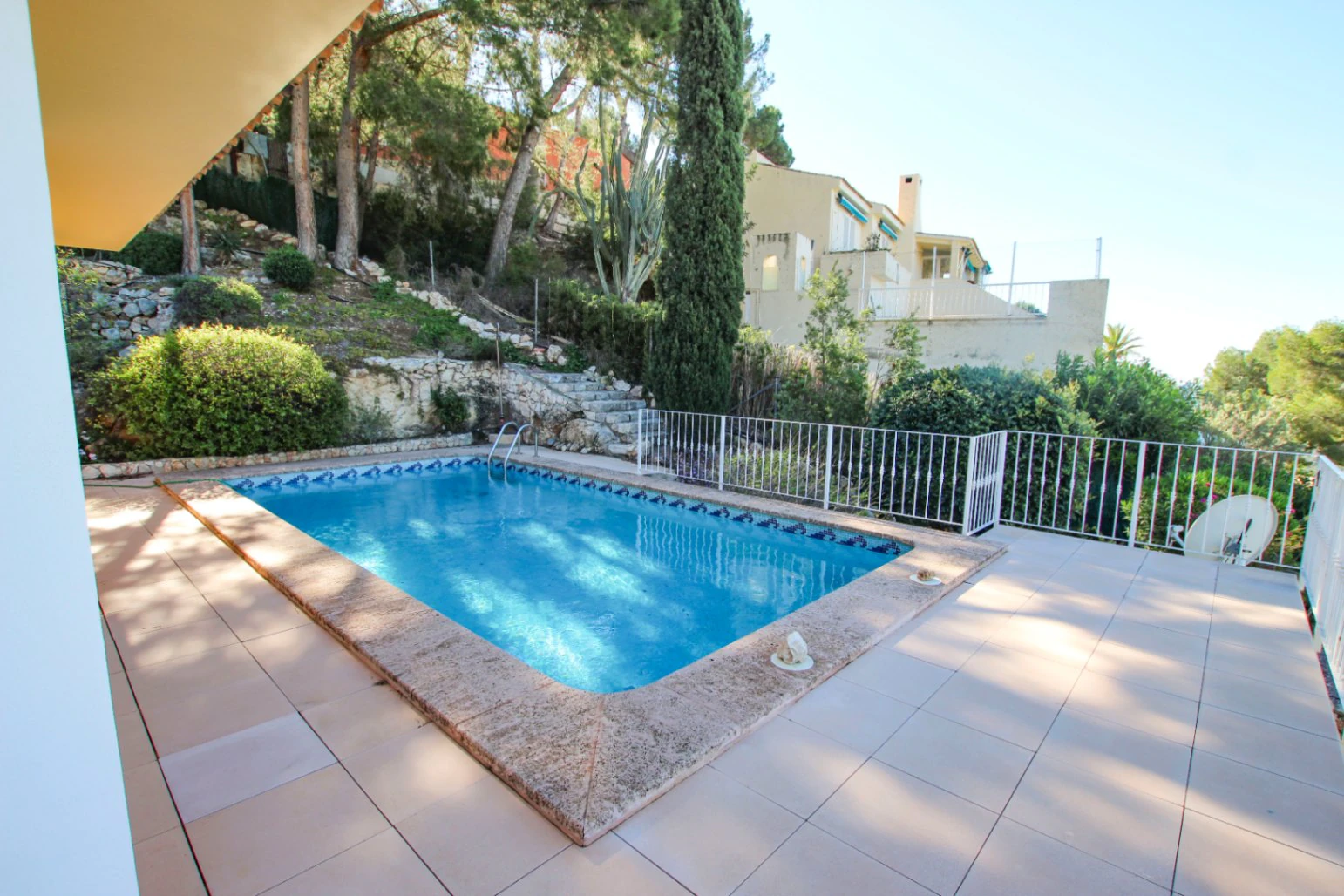 Altea: Ruime gelijkvloerse villa met panoramisch zeezicht