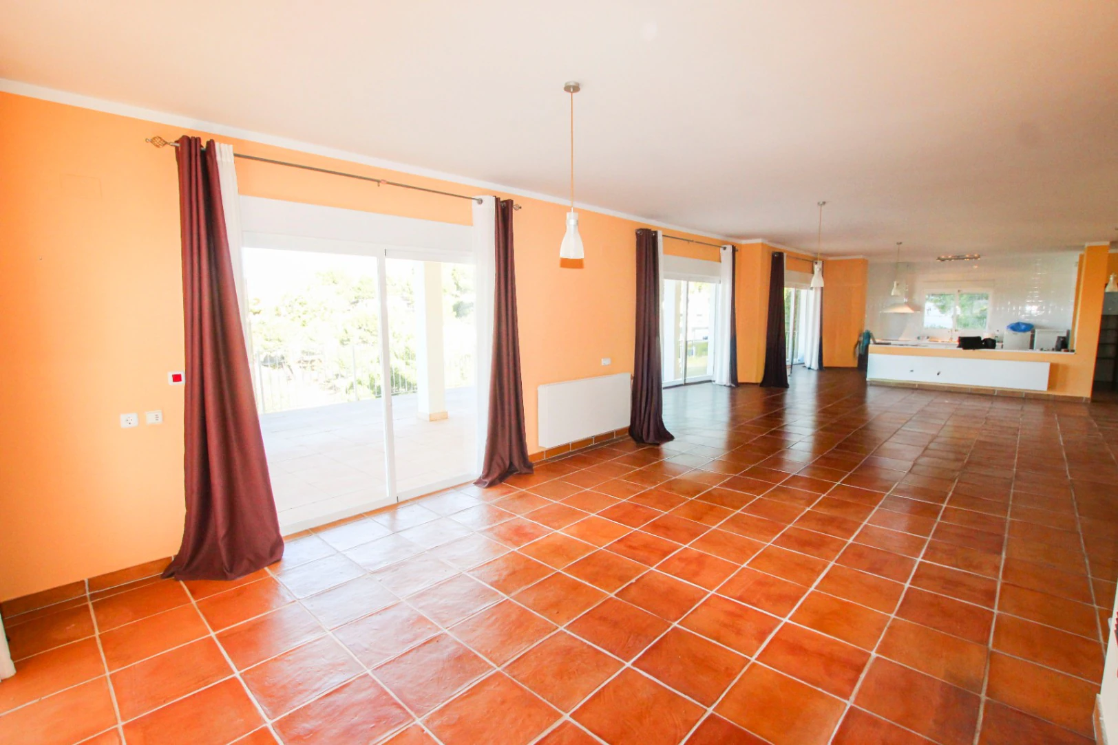 Altea: Ruime gelijkvloerse villa met panoramisch zeezicht