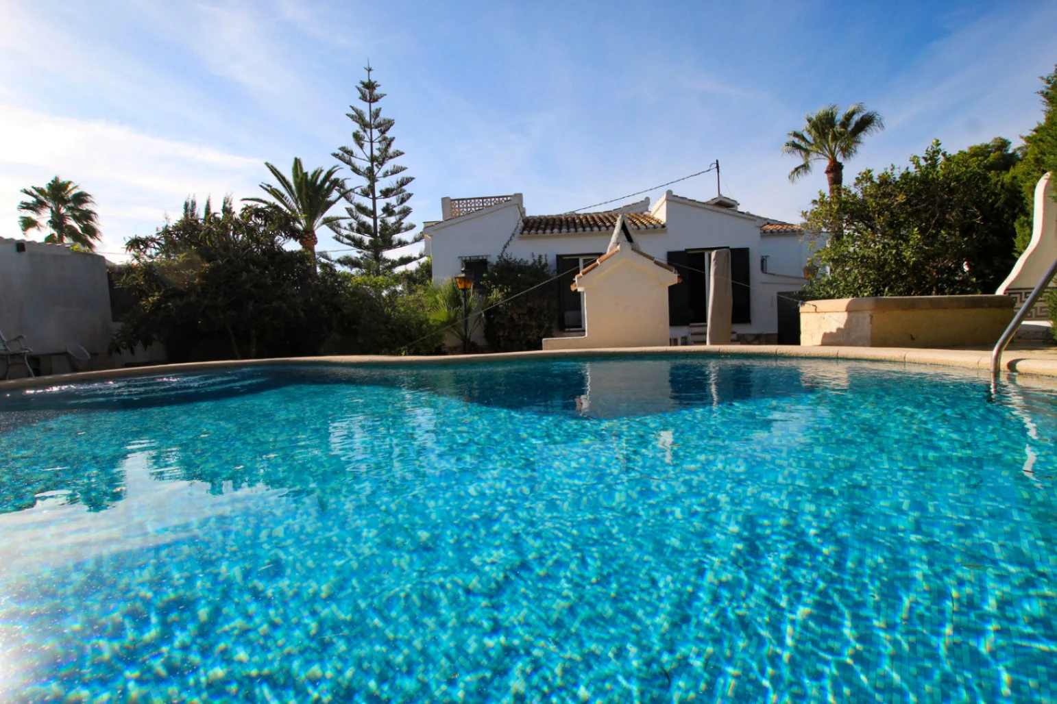 Javea: Charmante hoekwoning met 4 slaapkamers