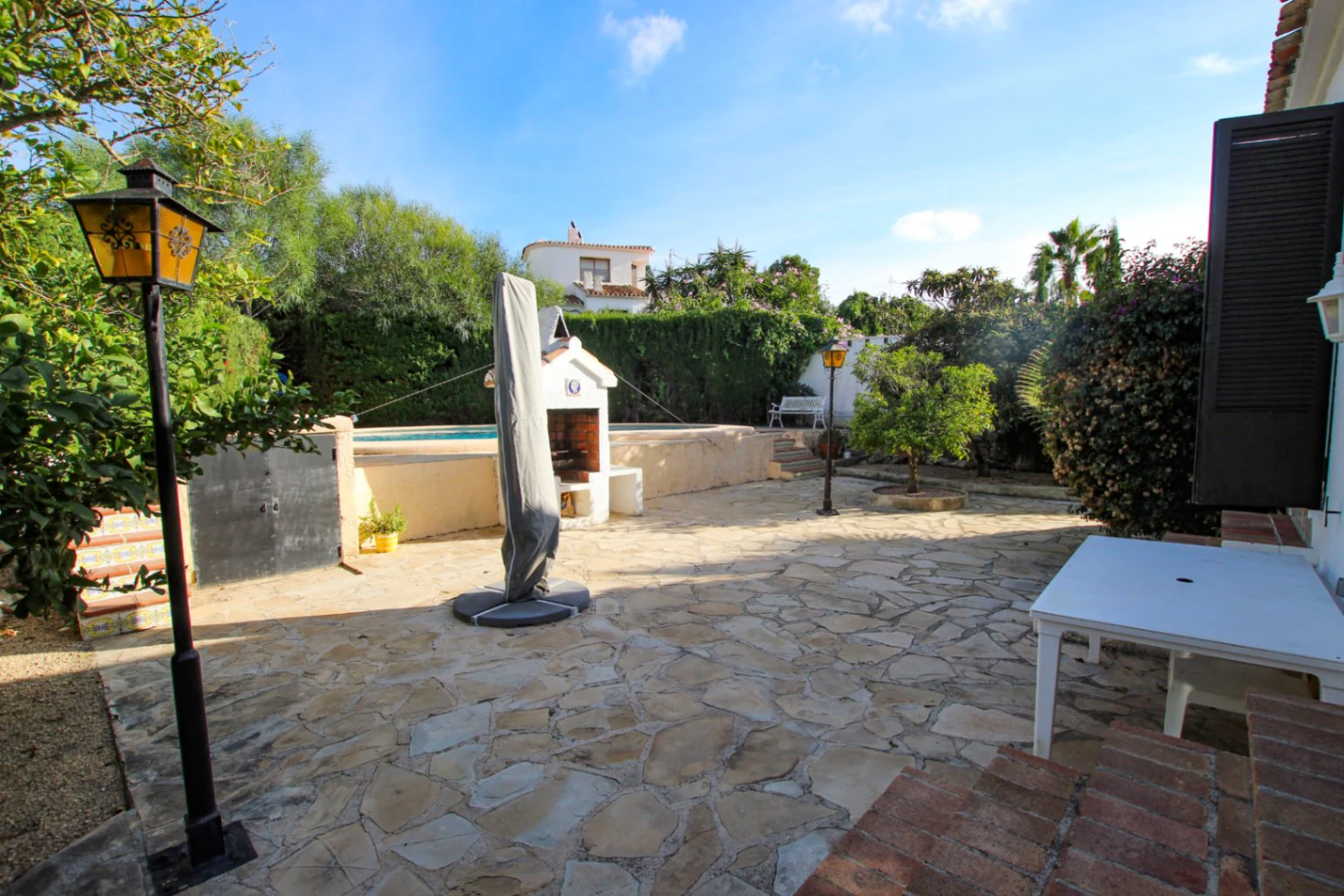 Javea: Charmante hoekwoning met 4 slaapkamers