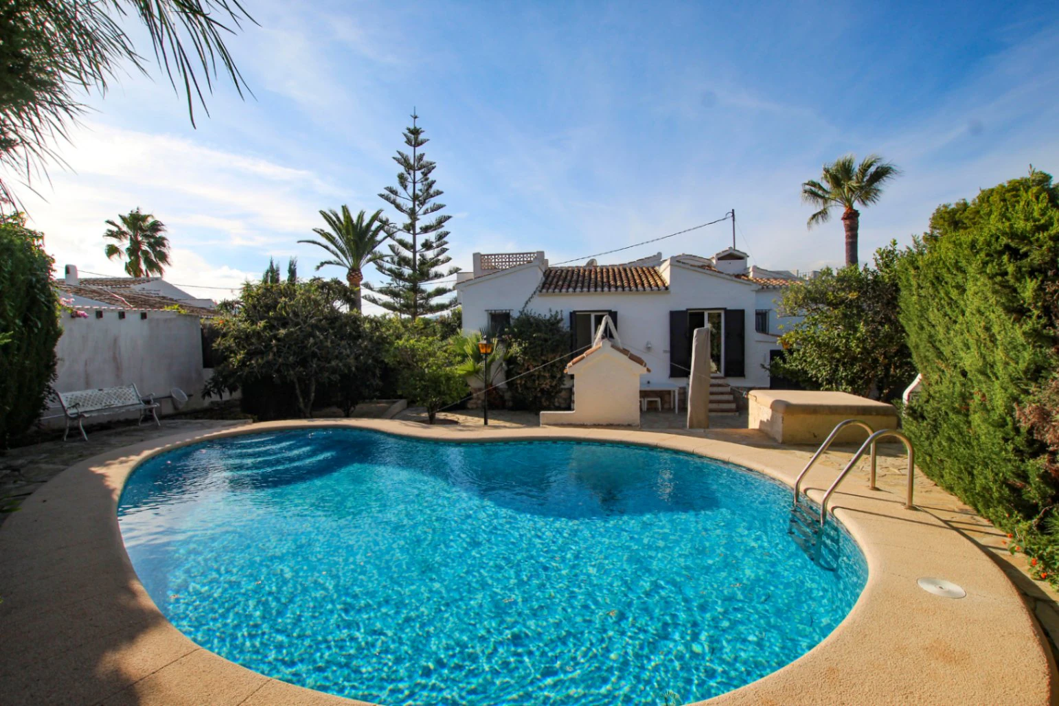 Javea: Charmante hoekwoning met 4 slaapkamers