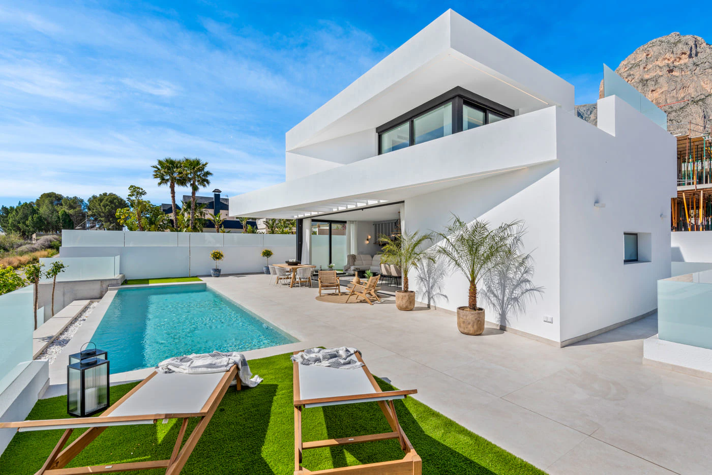 Polop: Moderne exclusieve villa met 4 slaapkamers