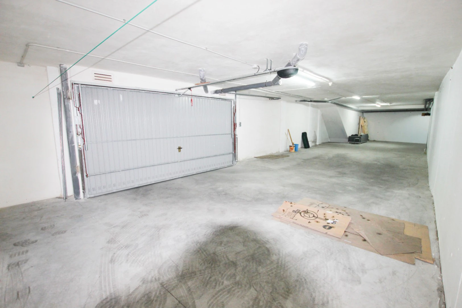 Albir: Moderne hoekwoning met veel licht op wandelafstand van het centrum