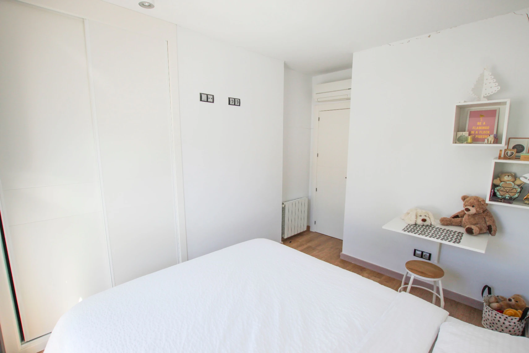 Albir: Moderne hoekwoning met veel licht op wandelafstand van het centrum