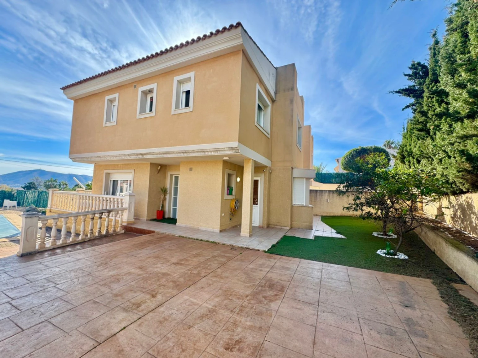 Villa in La Nucía met uitzicht op zee en bergen!