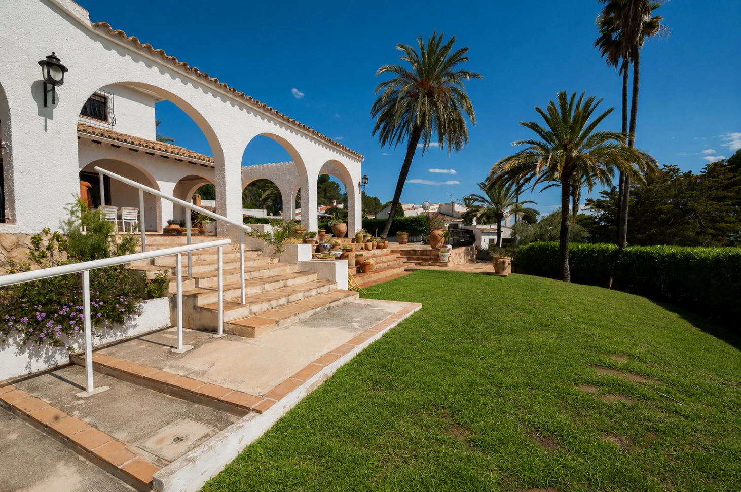 Villa met open zicht en gedeeltelijk zeezicht te koop in Pla Del Mar, Moraira