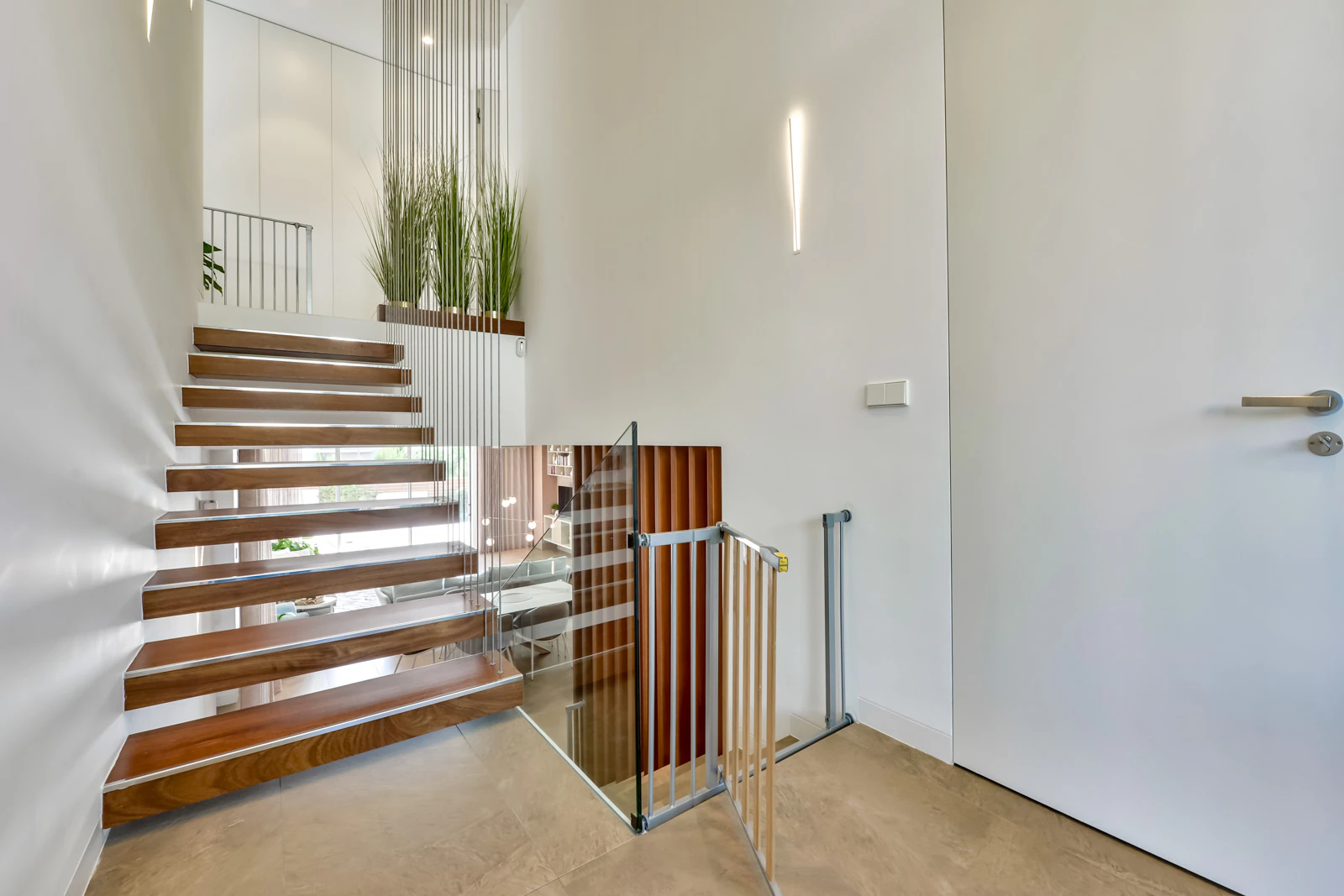 Moderne luxe villa in Sierra Cortina met een groot perceel