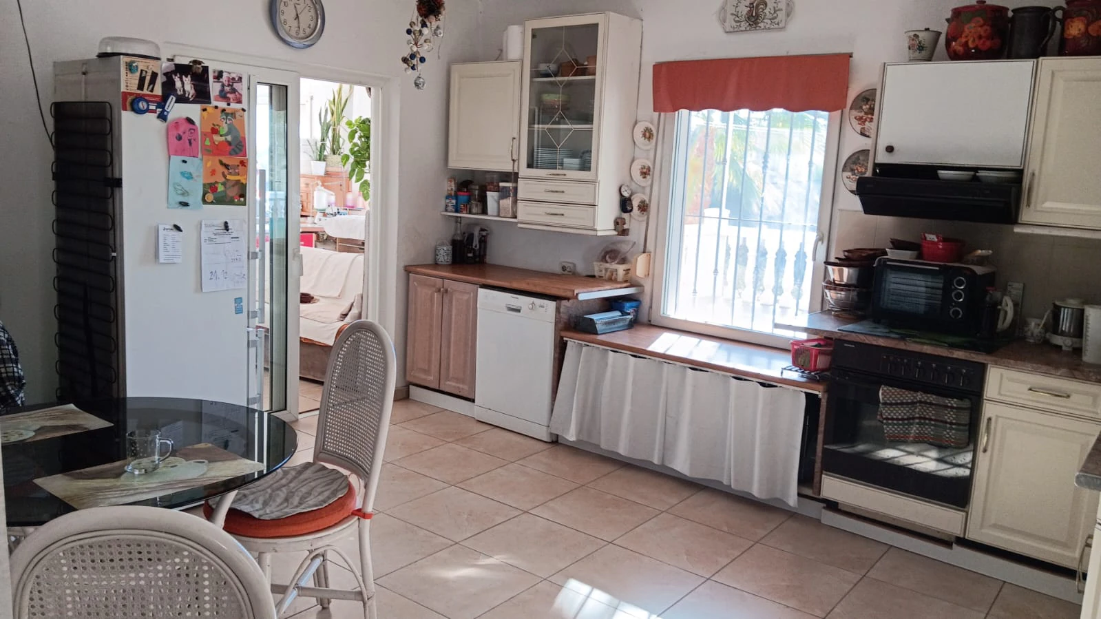 Villa à La Nucia avec un grand terrain.