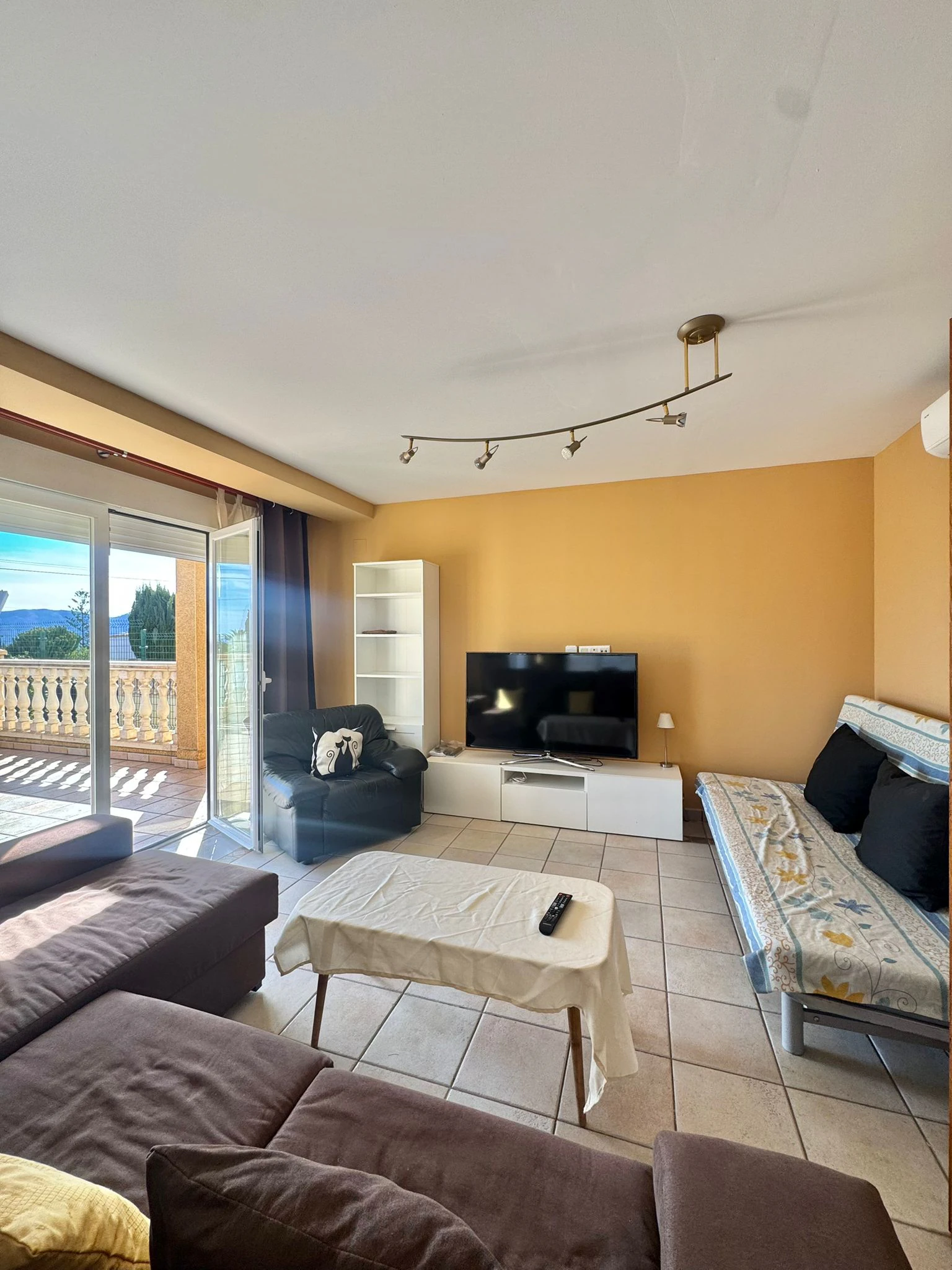 Villa in La Nucía met uitzicht op zee en bergen!