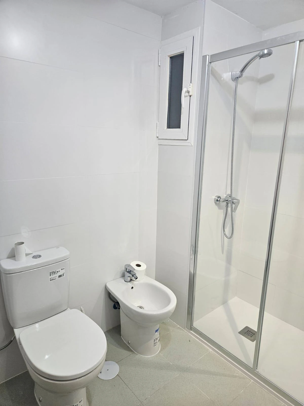 Ruim appartement aan de Derramadorstraat.