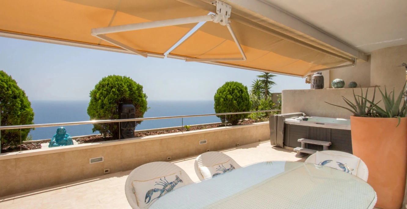 Apartment with panoramic views in Altea Hills