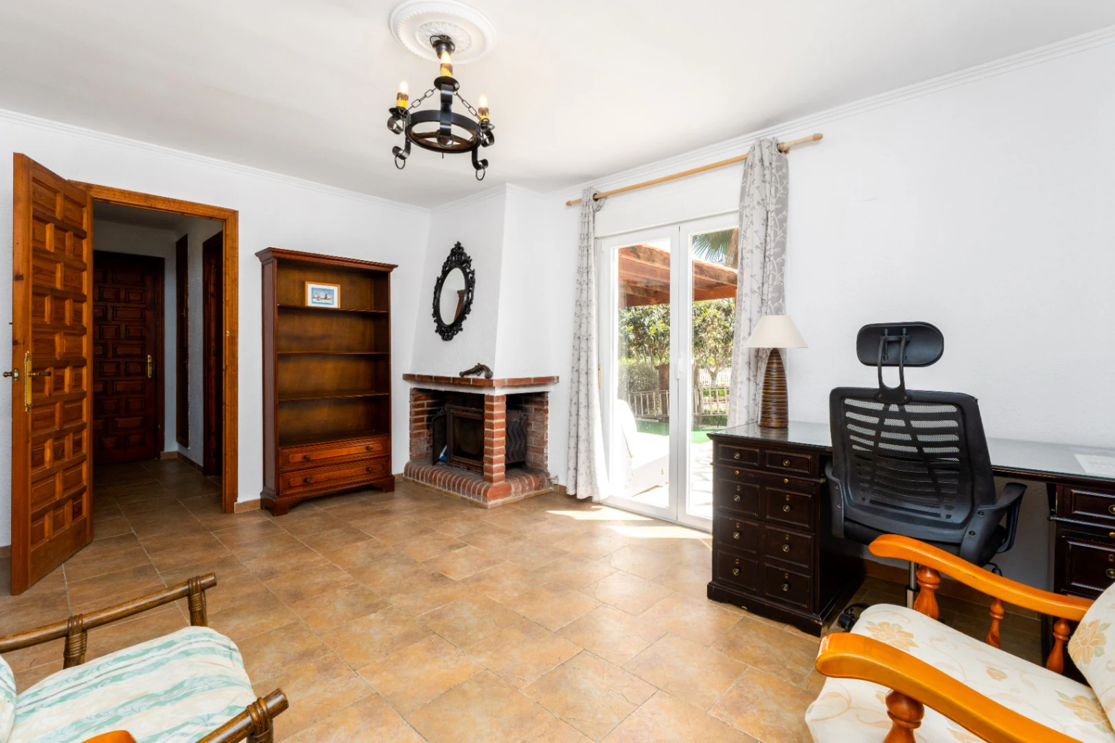 Villa de luxe sur un terrain de 5943 m2 avec vue panoramique.