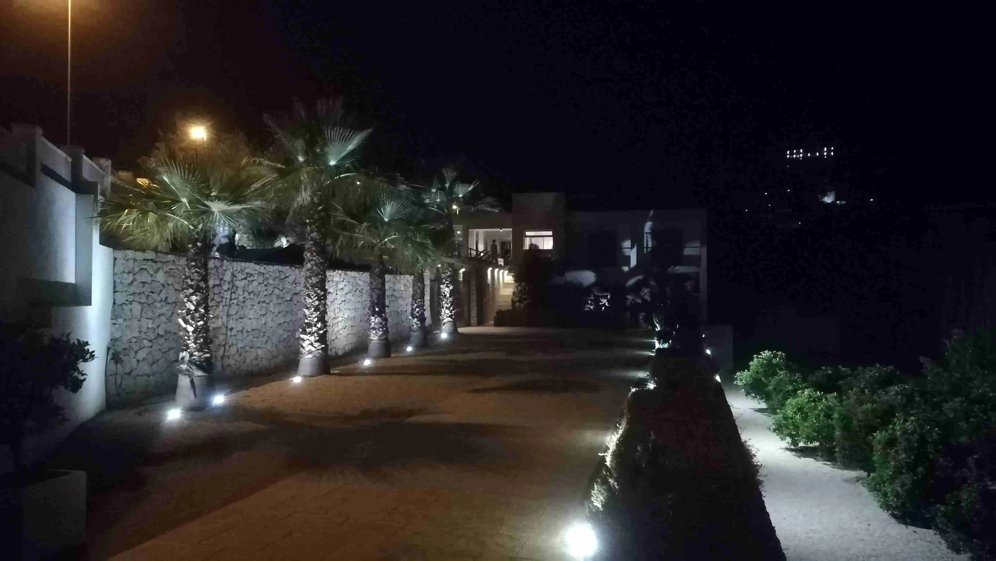 Villa moderne à Altea la Vella avec vue sur la mer et la montagne.
