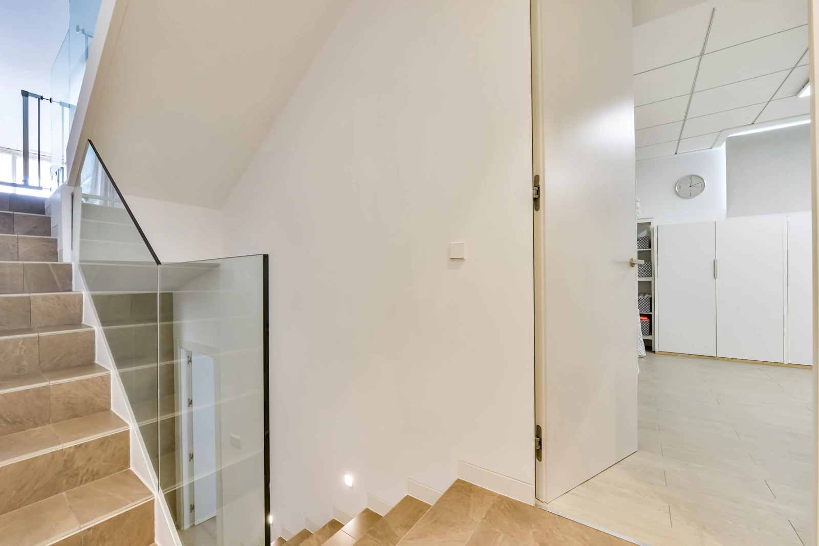 Moderne luxe villa in Sierra Cortina met een groot perceel