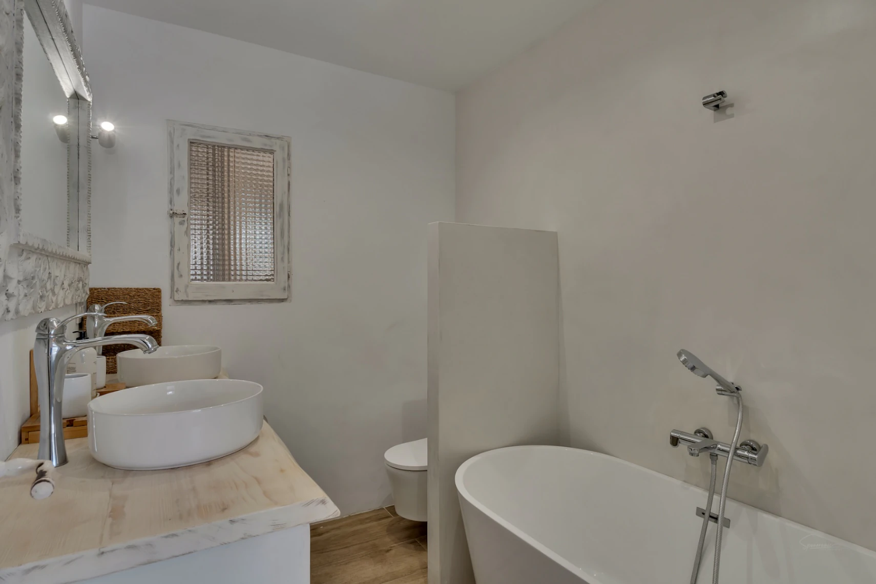 Prachtige, ruime villa met zeezicht te koop in Benimeit, Moraira