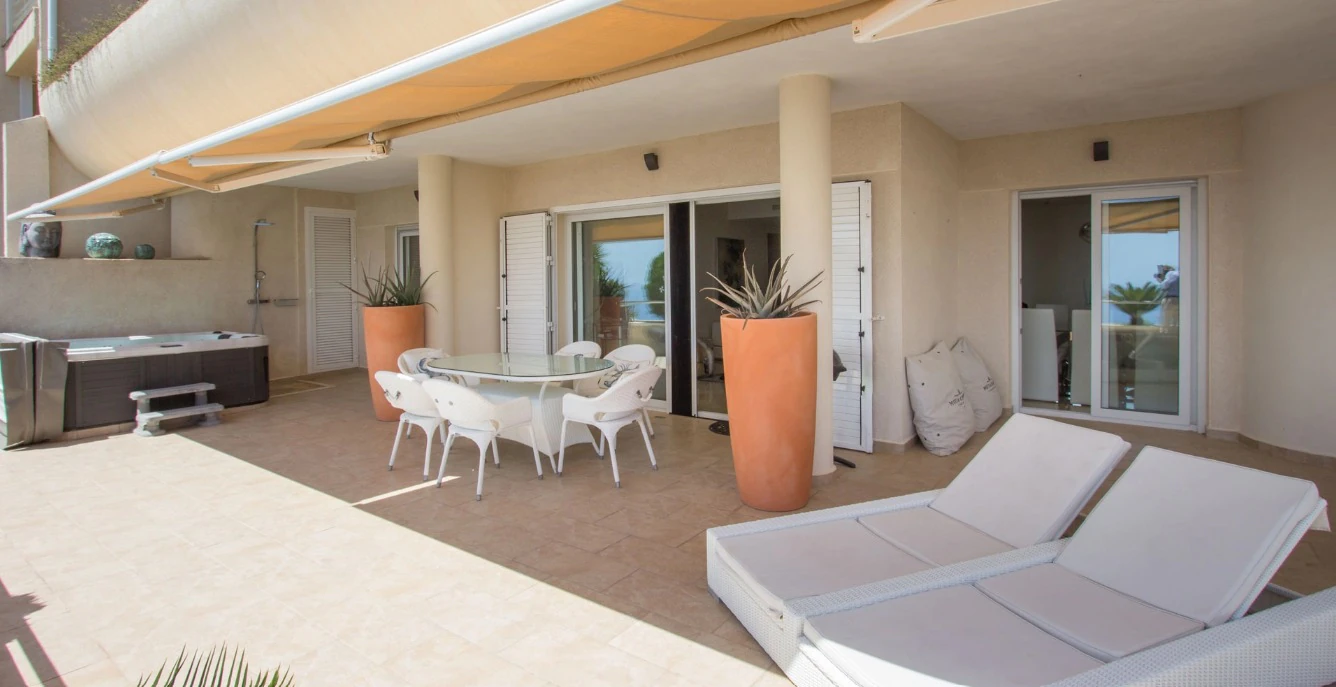 Apartment with panoramic views in Altea Hills