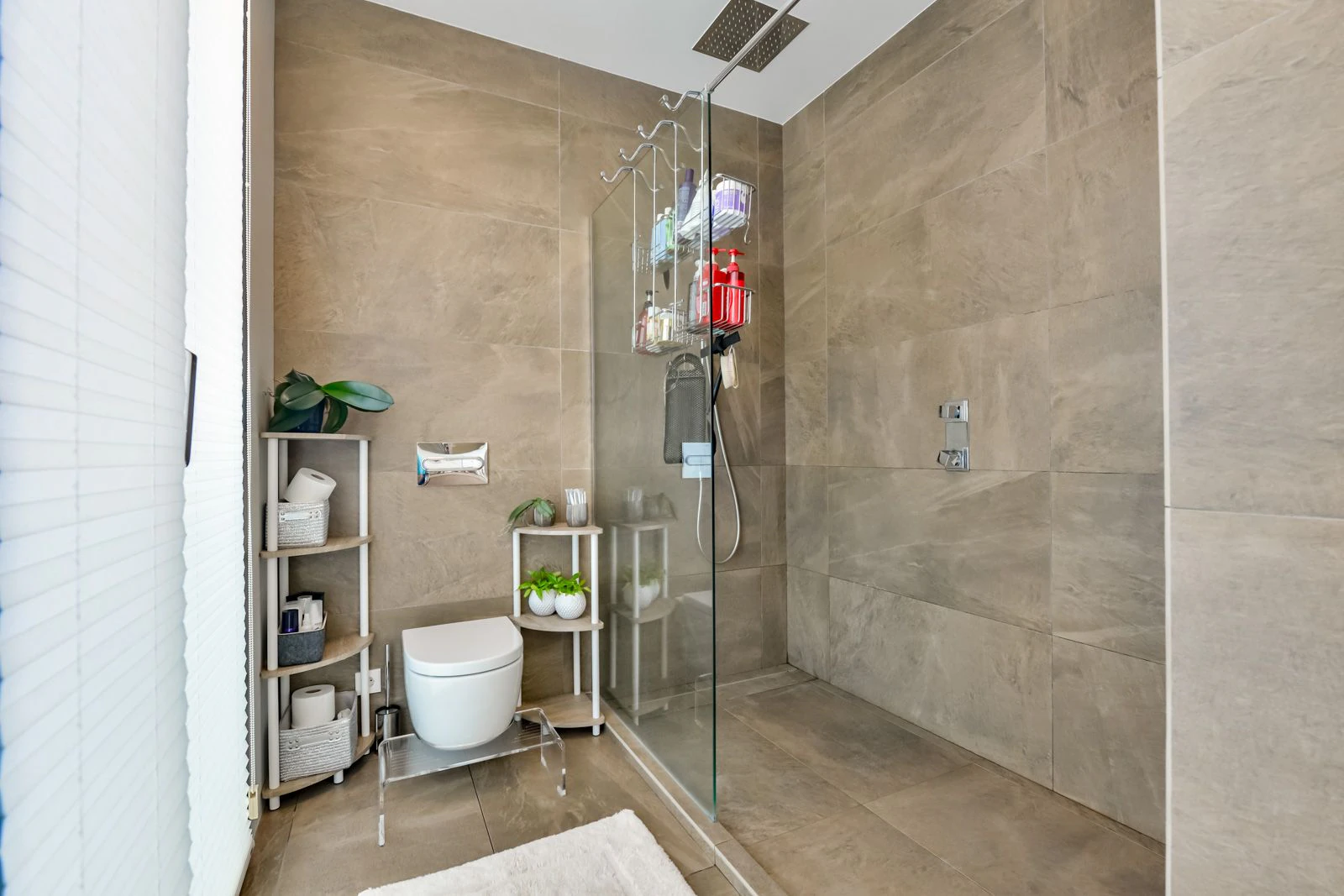 Moderne luxe villa in Sierra Cortina met een groot perceel