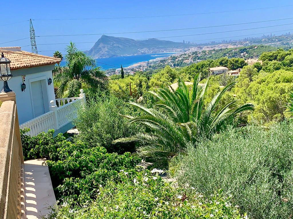 Villa méditerranéenne élégante avec vues panoramiques à Galera Palmeras, Altea