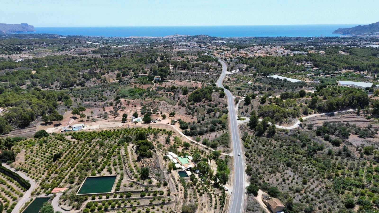 Villa à La Nucia avec un grand terrain.