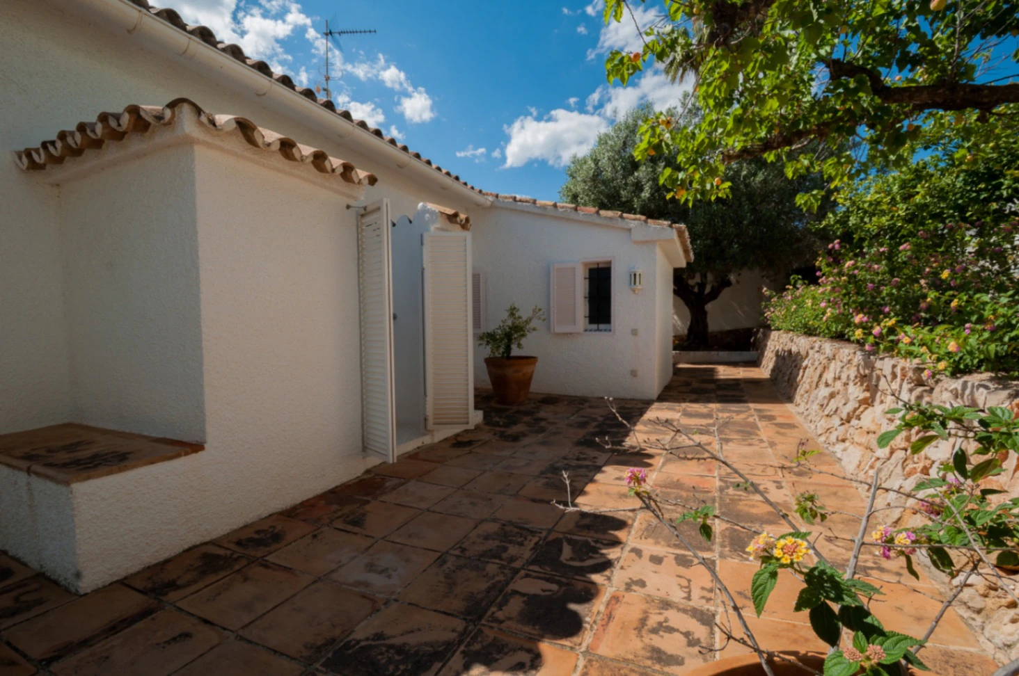 Villa met open zicht en gedeeltelijk zeezicht te koop in Pla Del Mar, Moraira