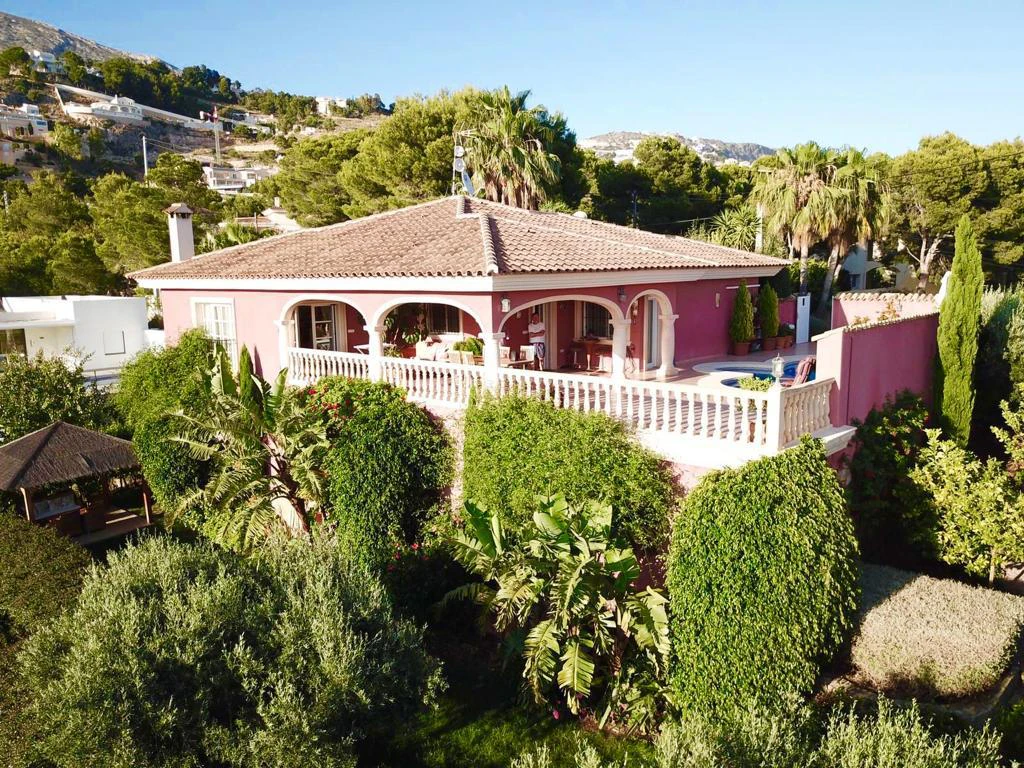 Villa méditerranéenne élégante avec vues panoramiques à Galera Palmeras, Altea