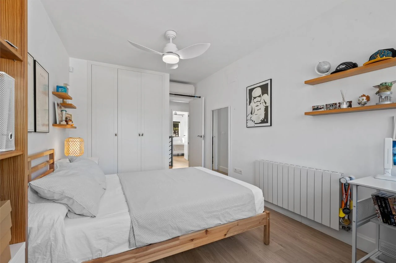Villa moderne de deux habitations avec piscine, à deux pas de tous les services.
