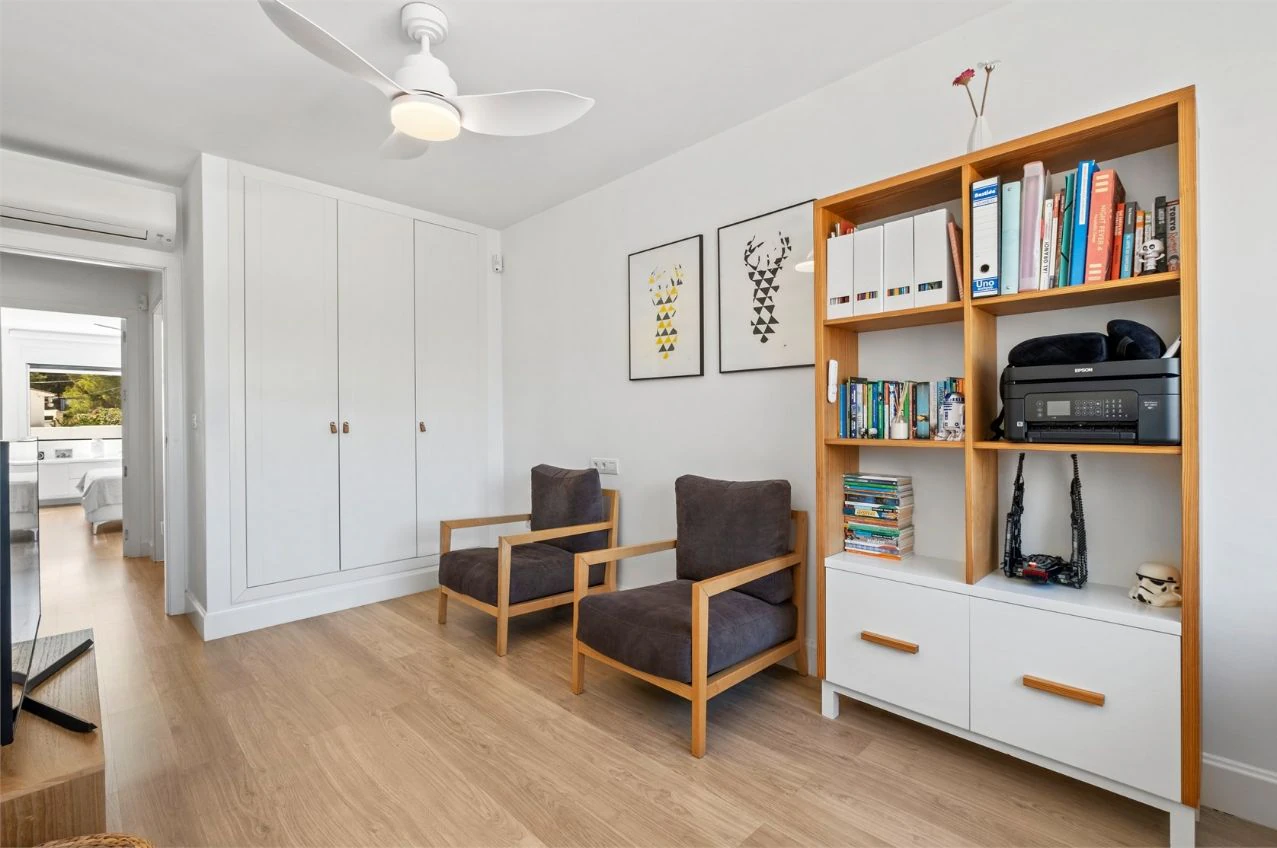 Villa moderne de deux habitations avec piscine, à deux pas de tous les services.