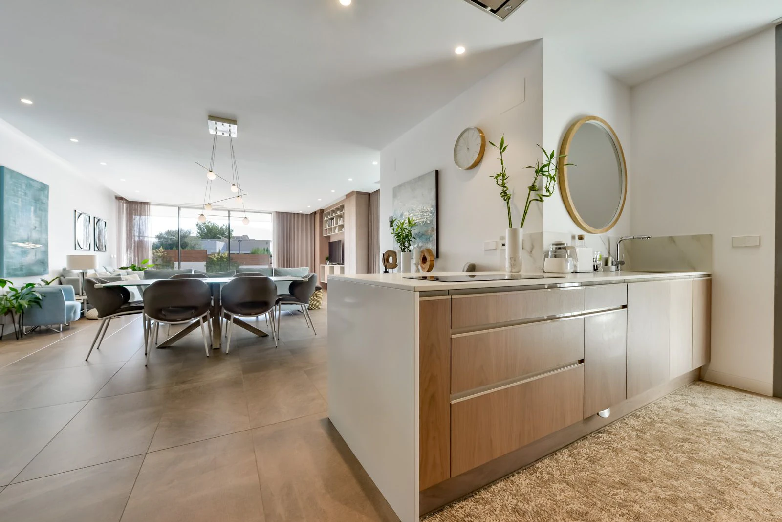 Moderne luxe villa in Sierra Cortina met een groot perceel