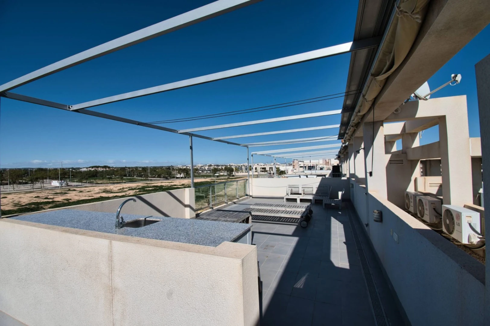 Pilar De La Horadada: Perfect instapklare penthouse op toplocatie nabij de zee