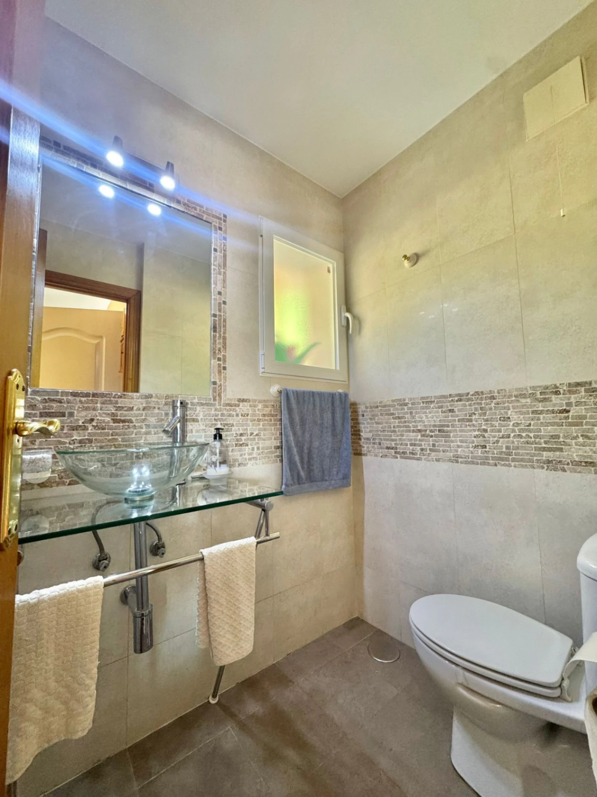 ¡Villa en La Nucía con vista al mar y a las montañas!