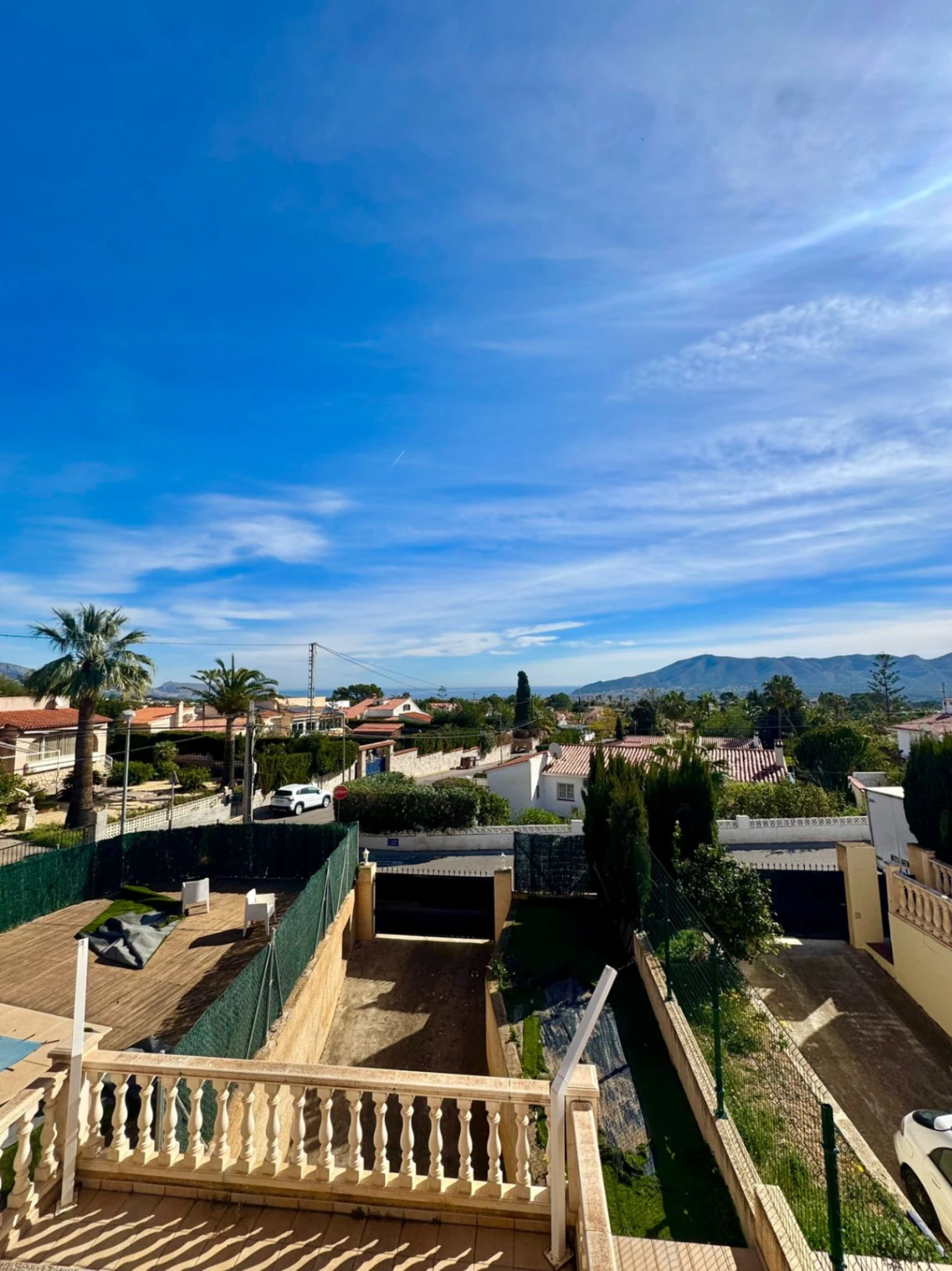 ¡Villa en La Nucía con vista al mar y a las montañas!