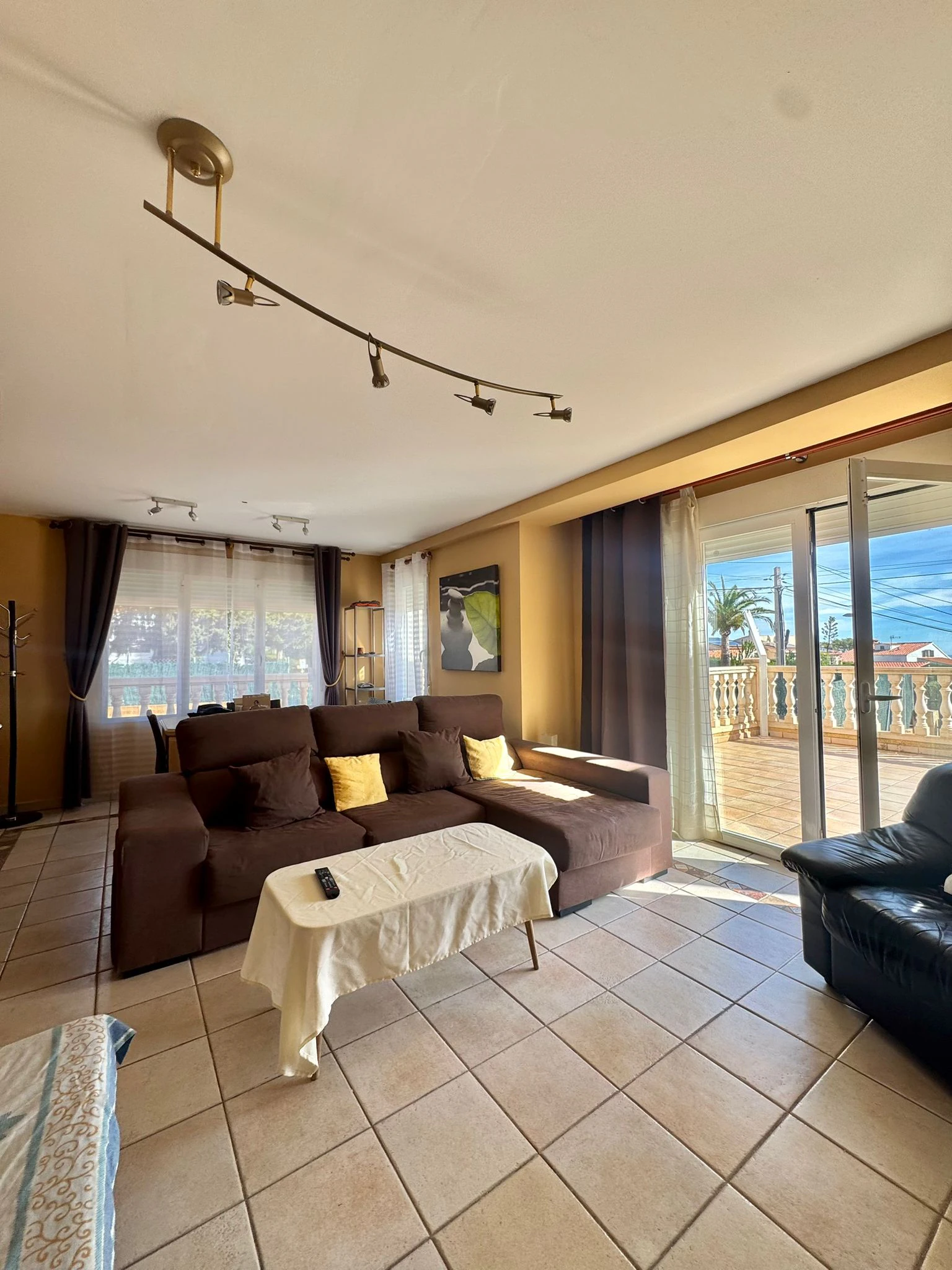 ¡Villa en La Nucía con vista al mar y a las montañas!