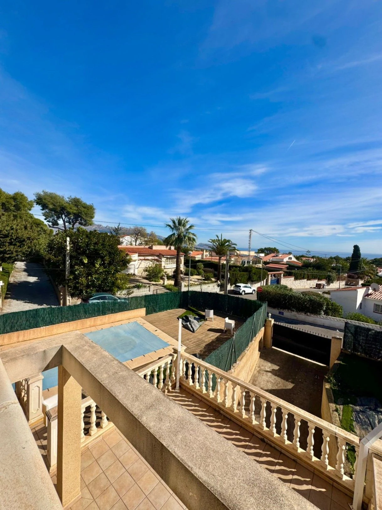 ¡Villa en La Nucía con vista al mar y a las montañas!