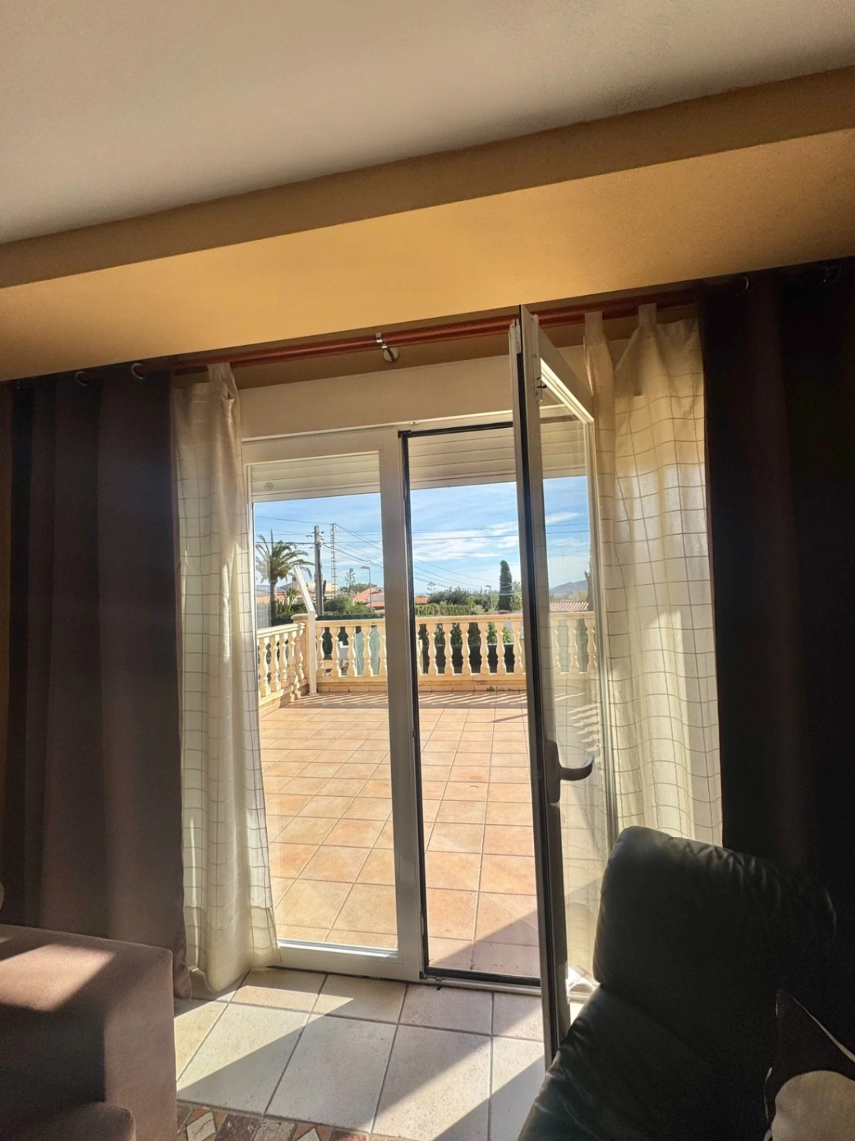 ¡Villa en La Nucía con vista al mar y a las montañas!