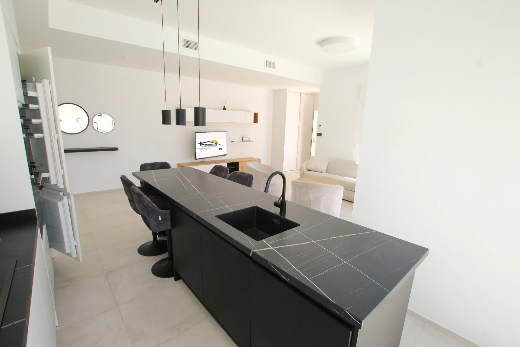 Finestrat: Moderne villa met zwembad en royaal dakterras