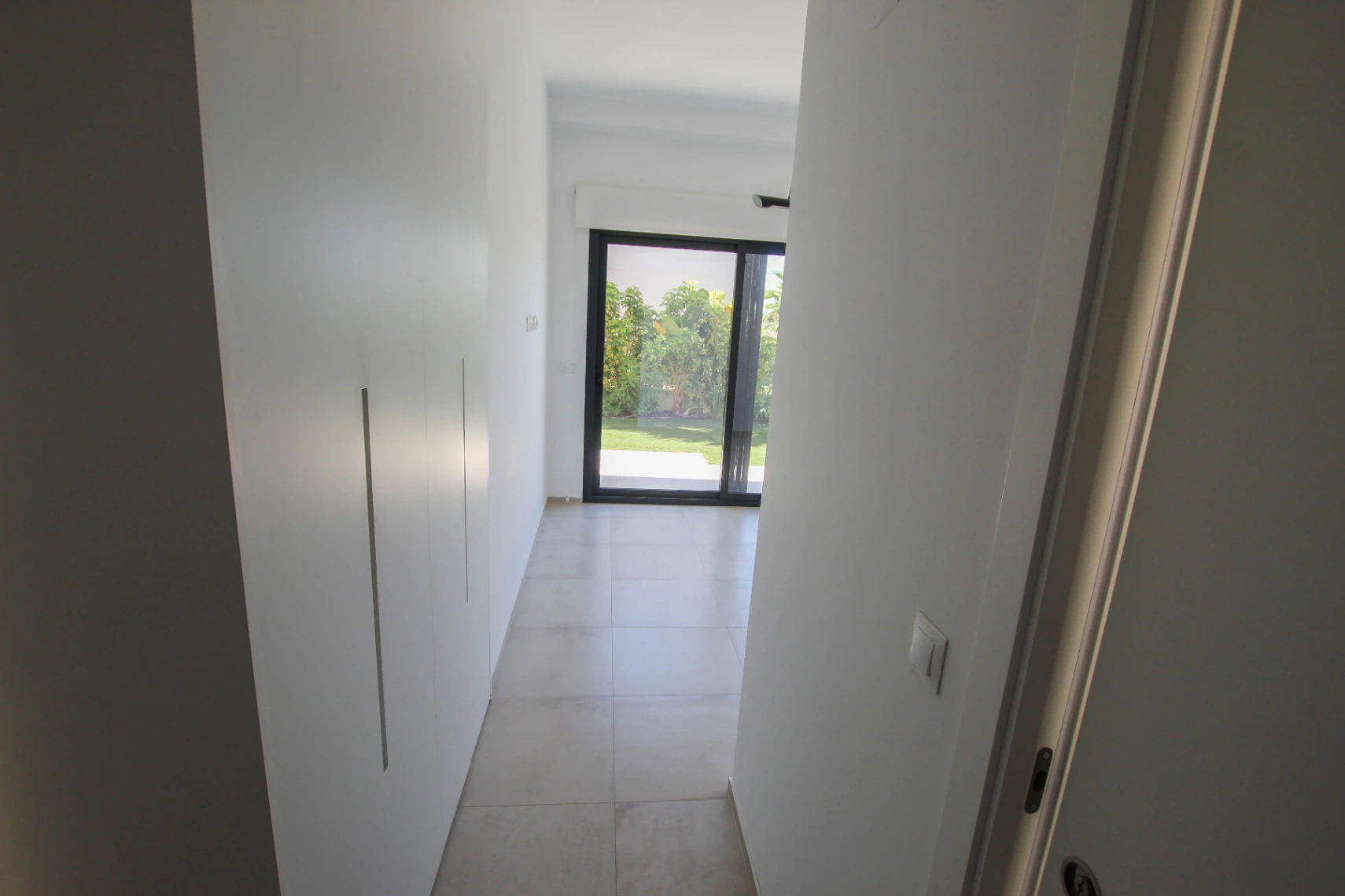 Finestrat: Moderne villa met zwembad en royaal dakterras