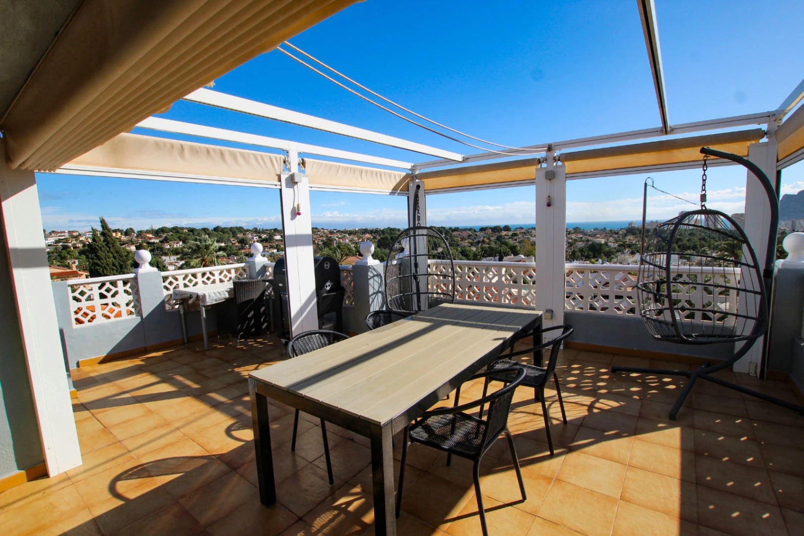 Calpe : Magnifique villa avec vue panoramique sur la mer et le Peñón de Ifach.