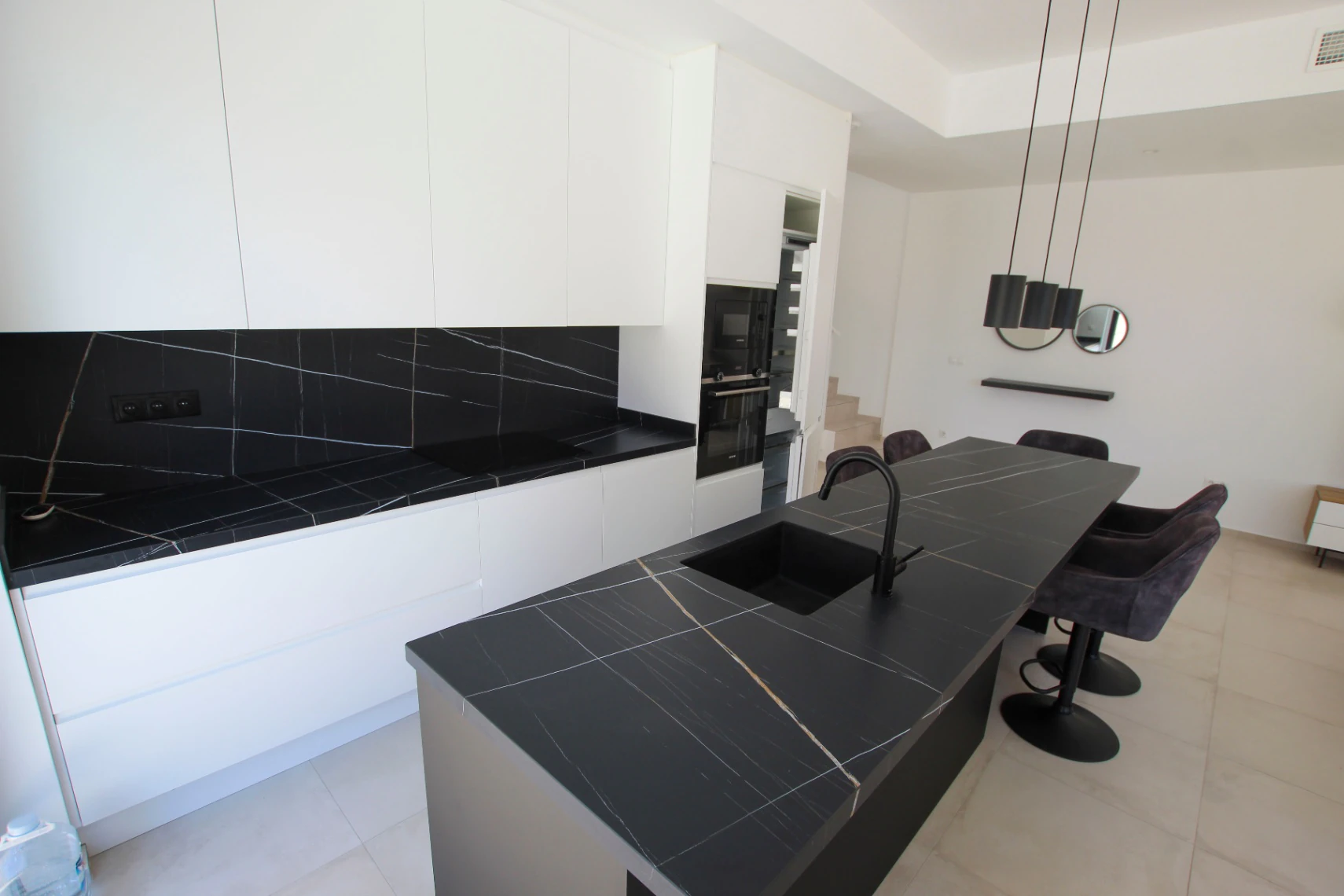 Finestrat : Villa moderne avec piscine et terrasse sur le toit spacieuse