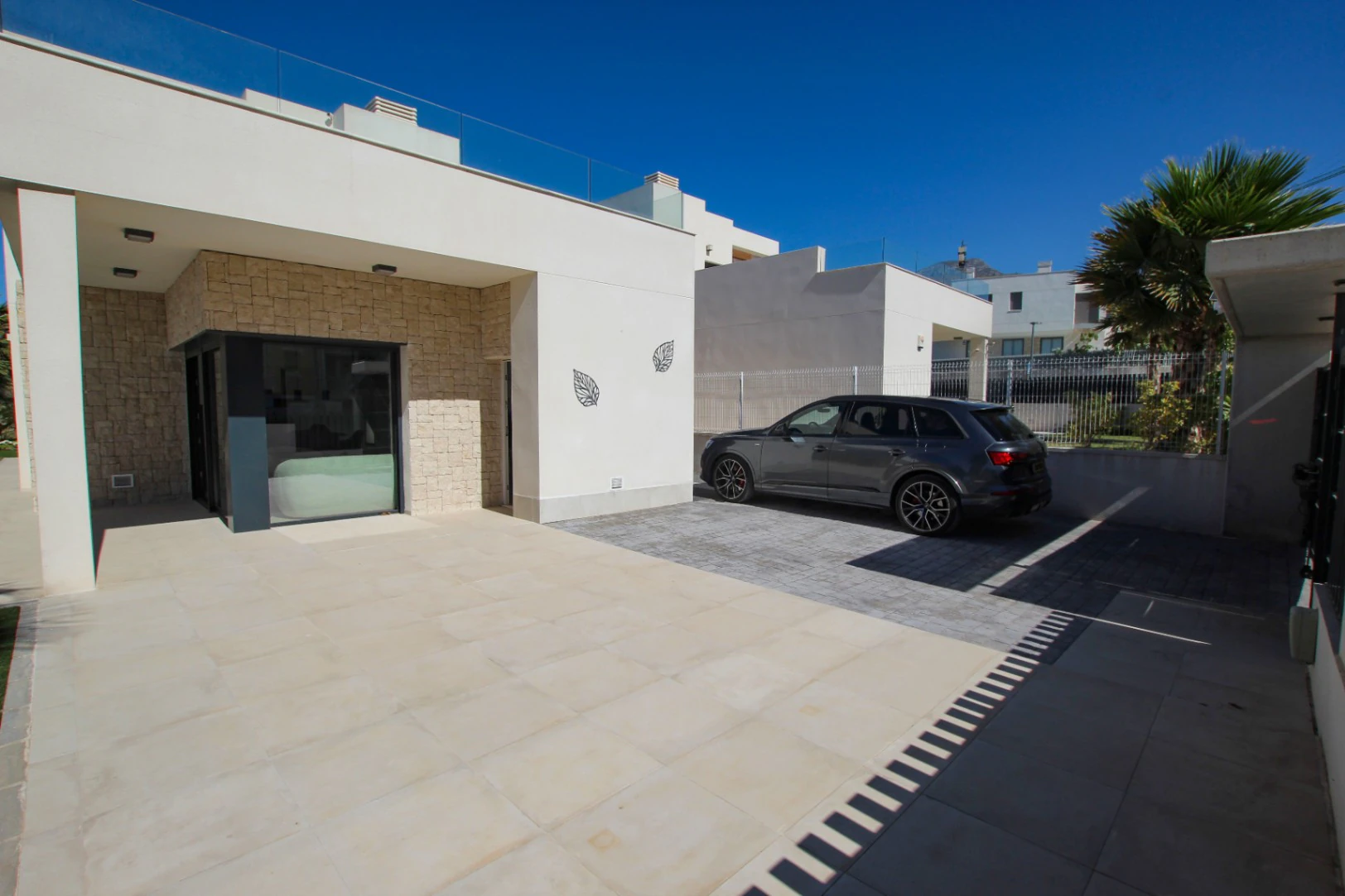 Finestrat : Villa moderne avec piscine et terrasse sur le toit spacieuse