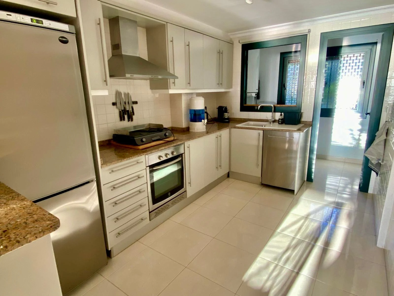 Exclusivo apartamento moderno con vistas al mar y la montaña en Altea la Vella