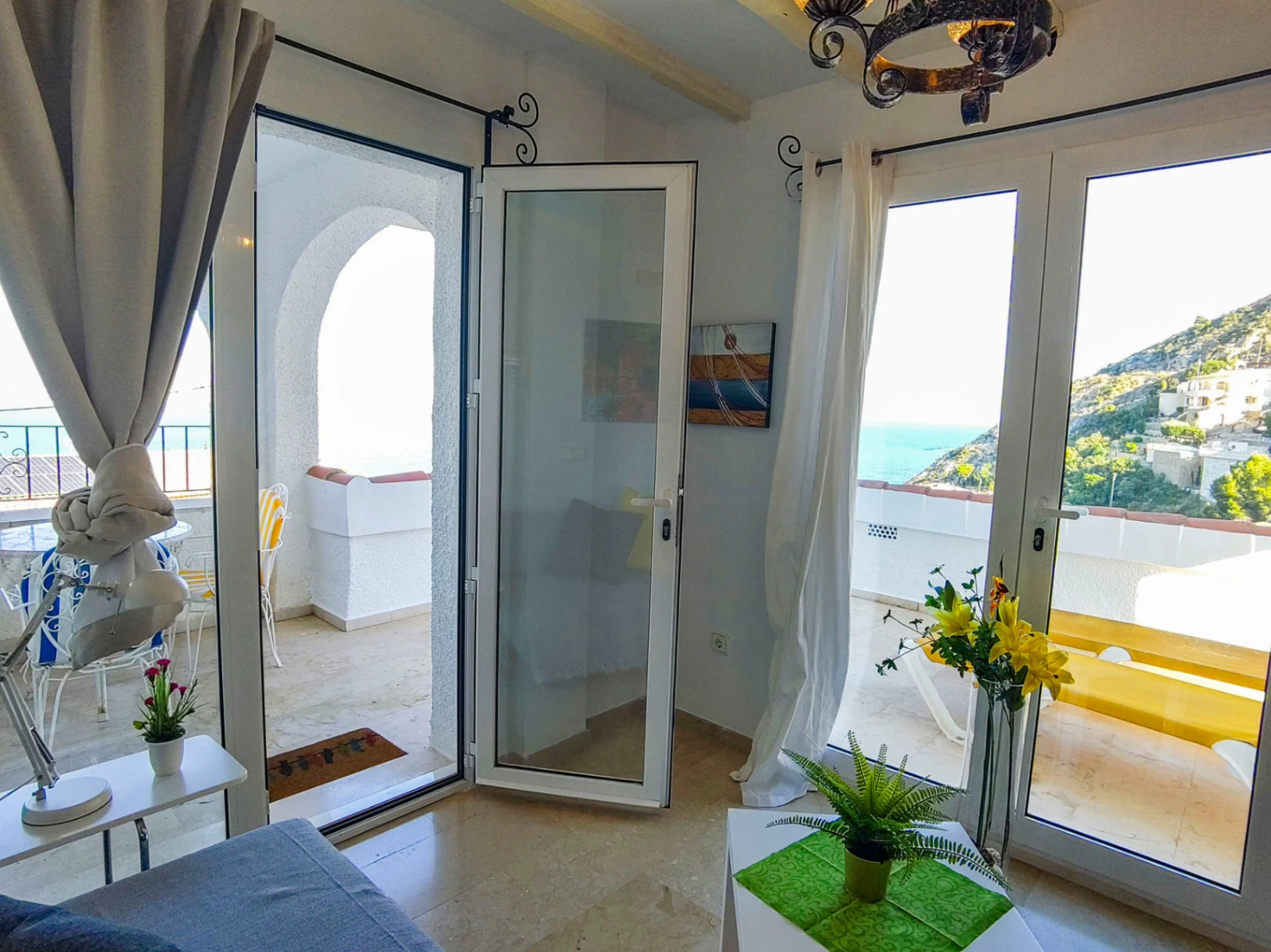 Calpe: Villa met 3 appartementen en een panoramisch uitzicht op zee
