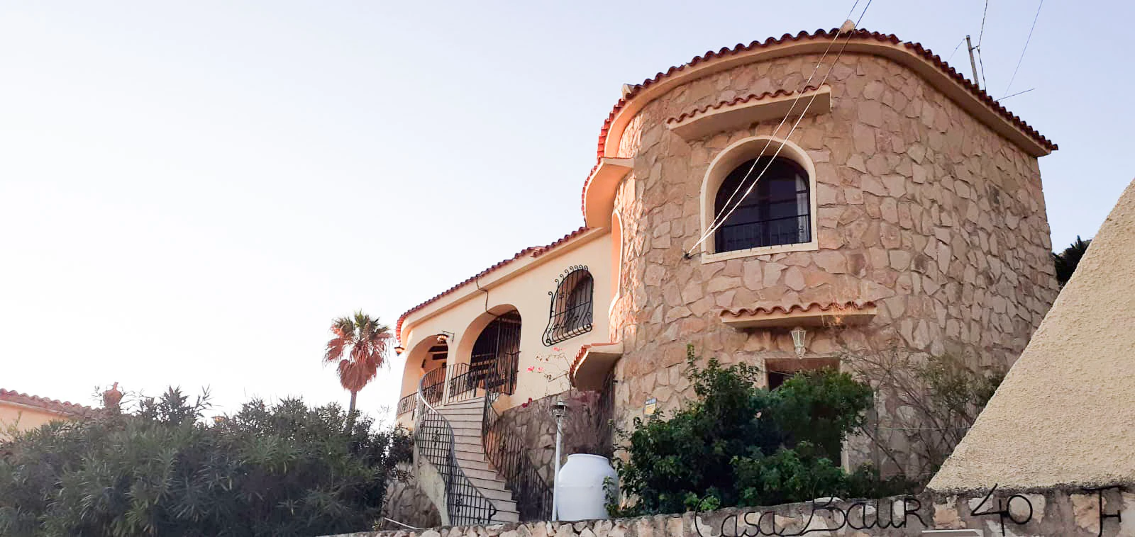 Calpe: Villa met 3 appartementen en een panoramisch uitzicht op zee