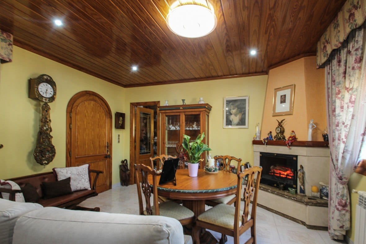 Magnifico chalet pareado en Denia