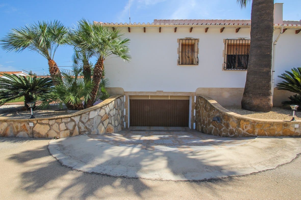Magnifico chalet pareado en Denia