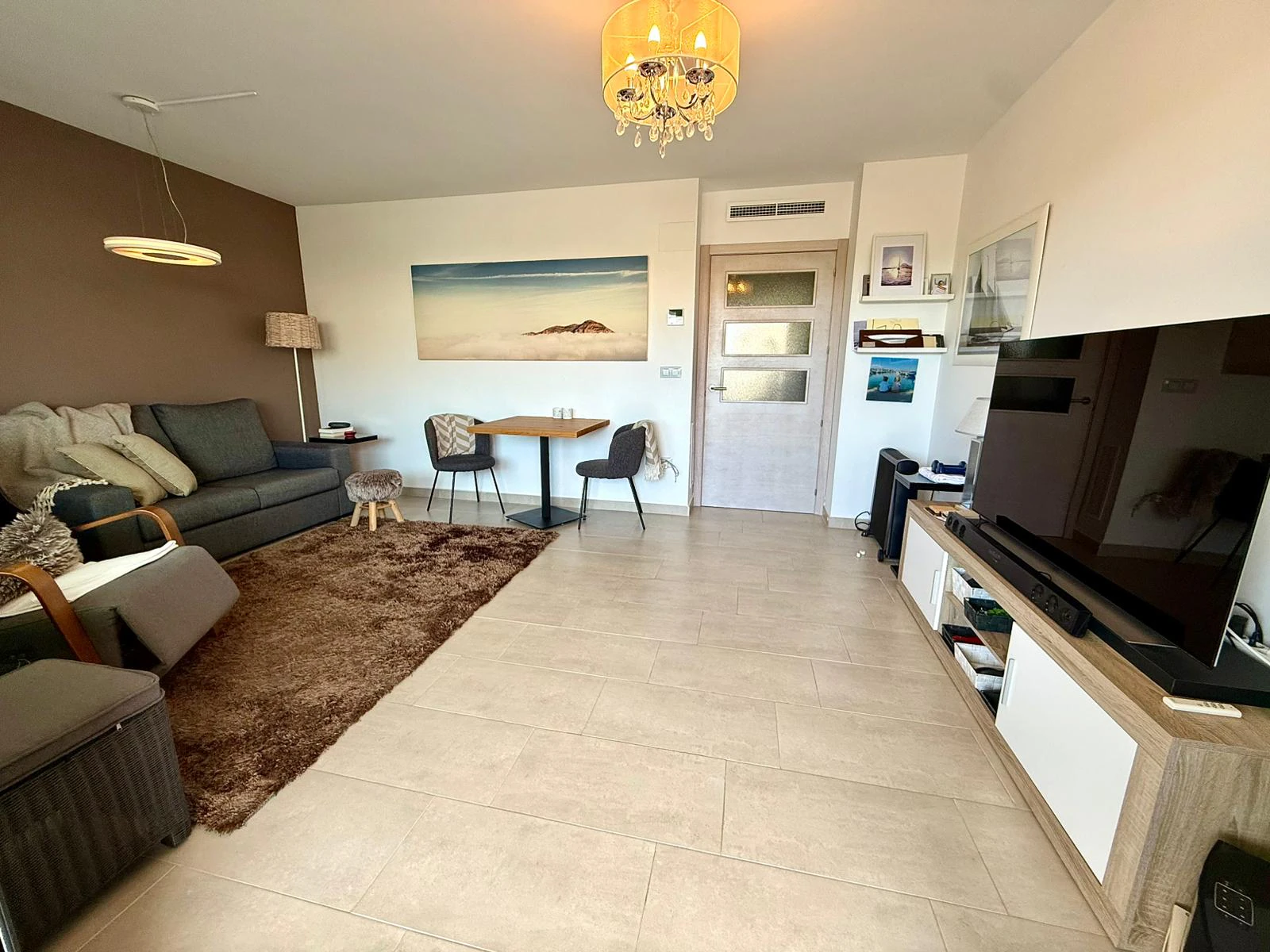 Apartamento en la zona de club nautico en urbanizacion moderna