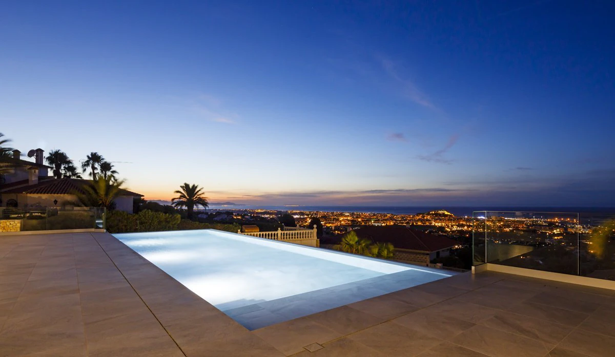 Maison moderne avec vue sur la mer à Denia
