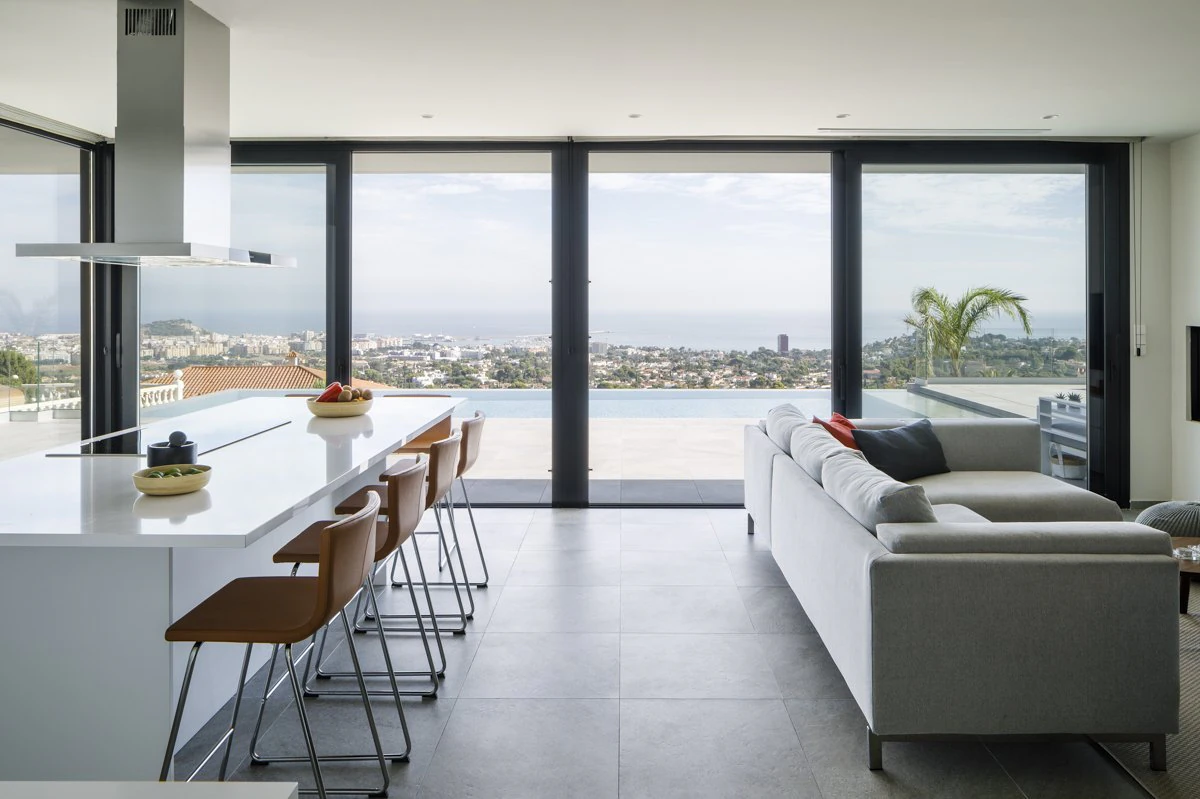 Maison moderne avec vue sur la mer à Denia