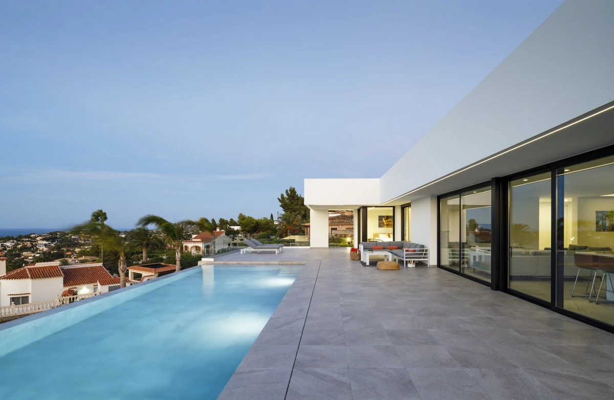 Maison moderne avec vue sur la mer à Denia