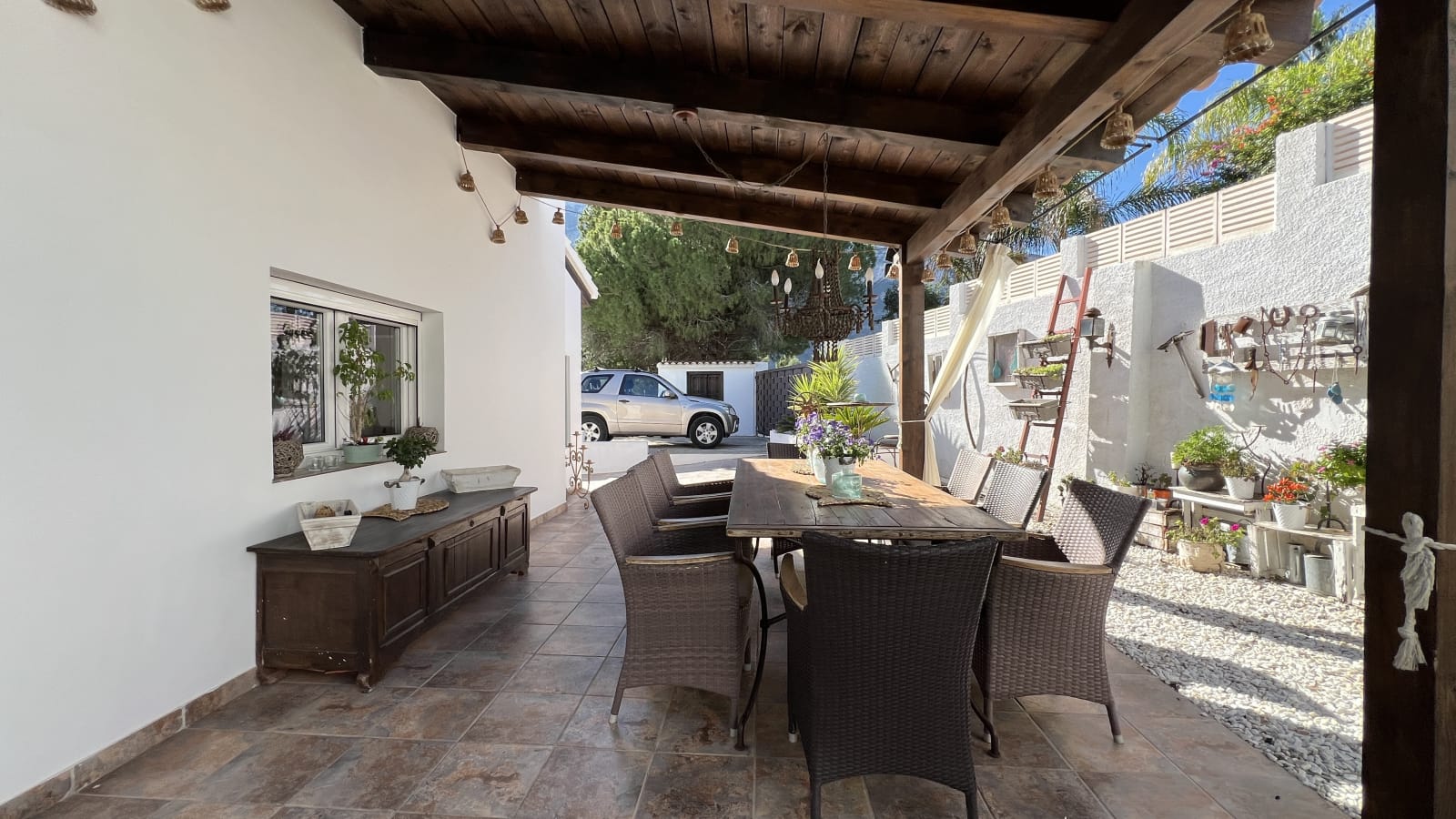 Preciosa villa reformada de 3 dormitorios con piscina privada nueva en una zona residencial privilegiada