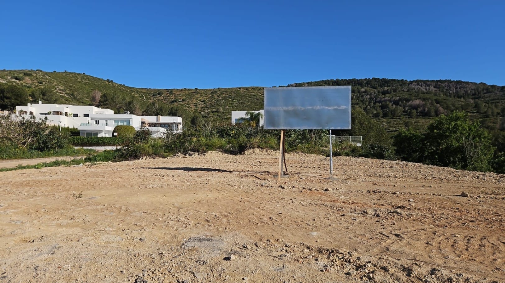 Parcela Esquinera de 1.060 m² con Vistas Despejadas en Racó de Nadal, Benitachell